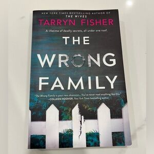 [Paperback Book] The Wrong Family